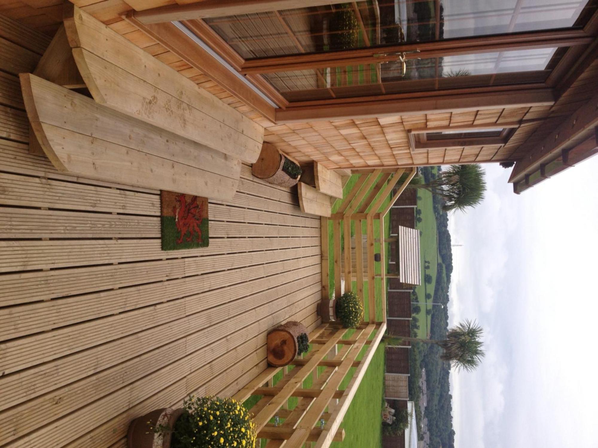 Orme View Lodges Llandegai Exterior photo
