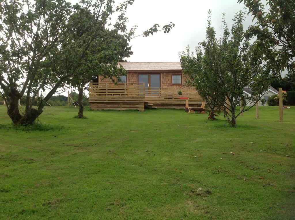 Orme View Lodges Llandegai Exterior photo