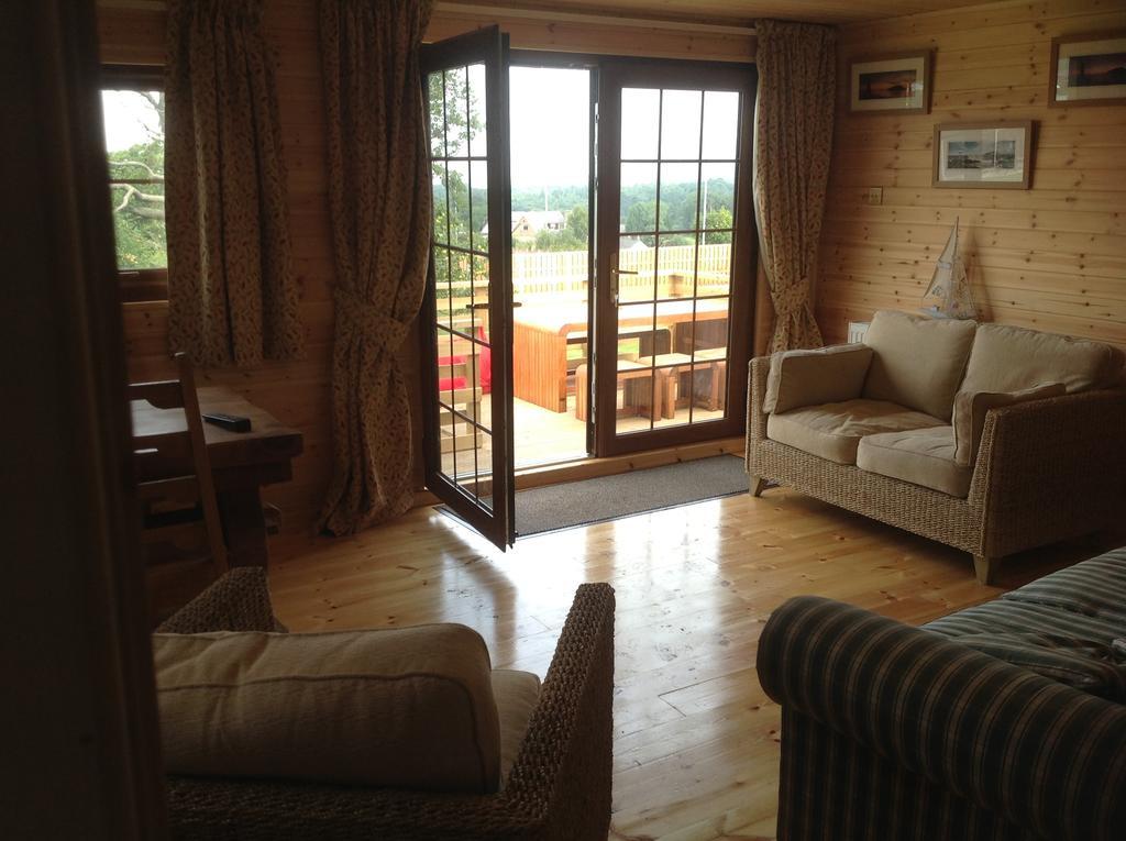 Orme View Lodges Llandegai Exterior photo