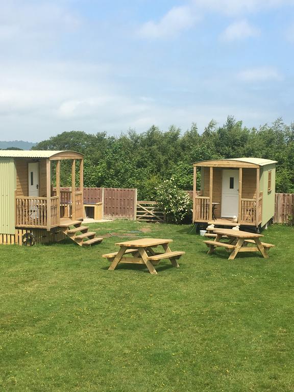 Orme View Lodges Llandegai Exterior photo