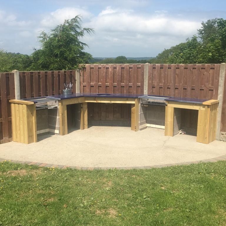 Orme View Lodges Llandegai Exterior photo