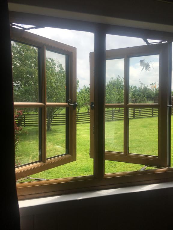 Orme View Lodges Llandegai Exterior photo